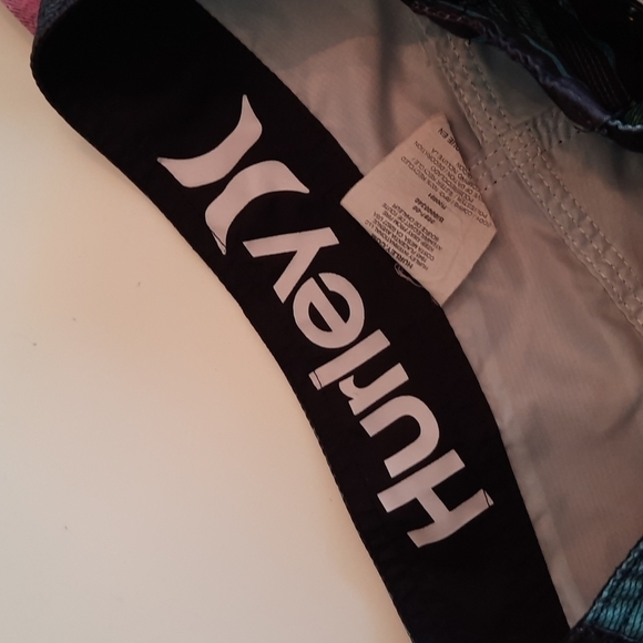 Hurley waist 24 black striped swim boardshorts - Picture 6 of 10